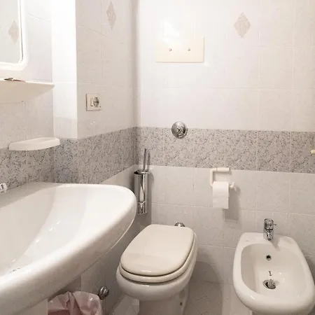 Easy Meryon Hotel 3*